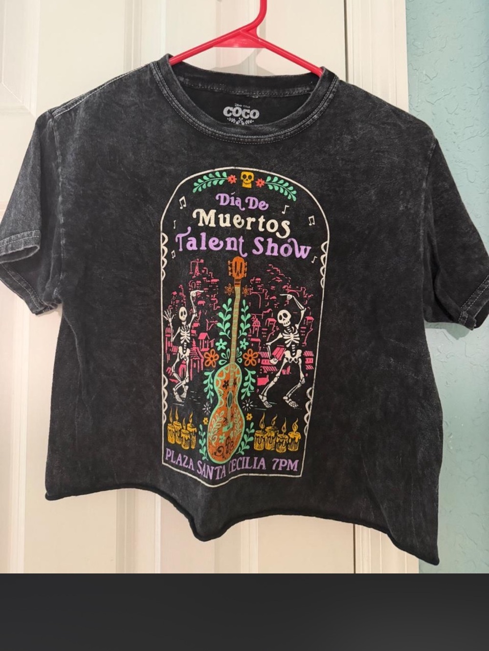 Coco Dia De Muertos Talent Show - Black/Grey oversized Crop Tee